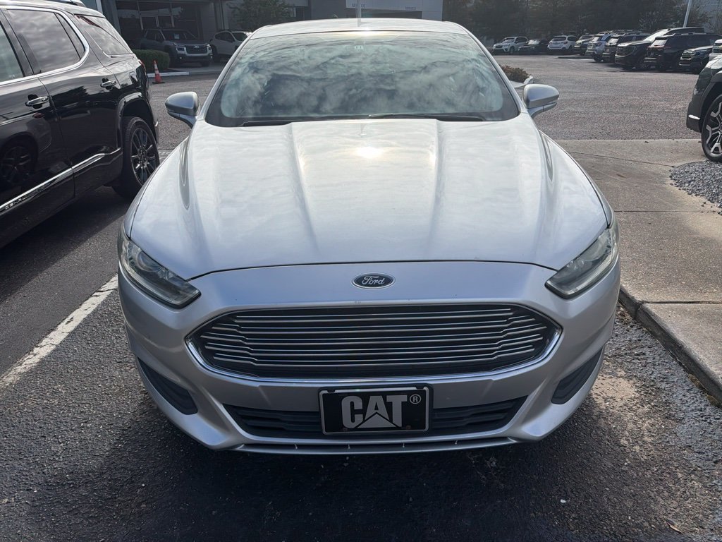 Used 2013 Silver Ford SE image 1