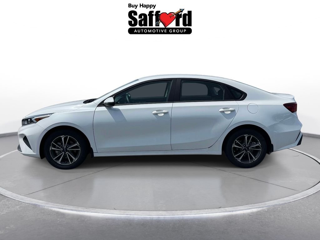 Used 2024 White Kia LXS image 4