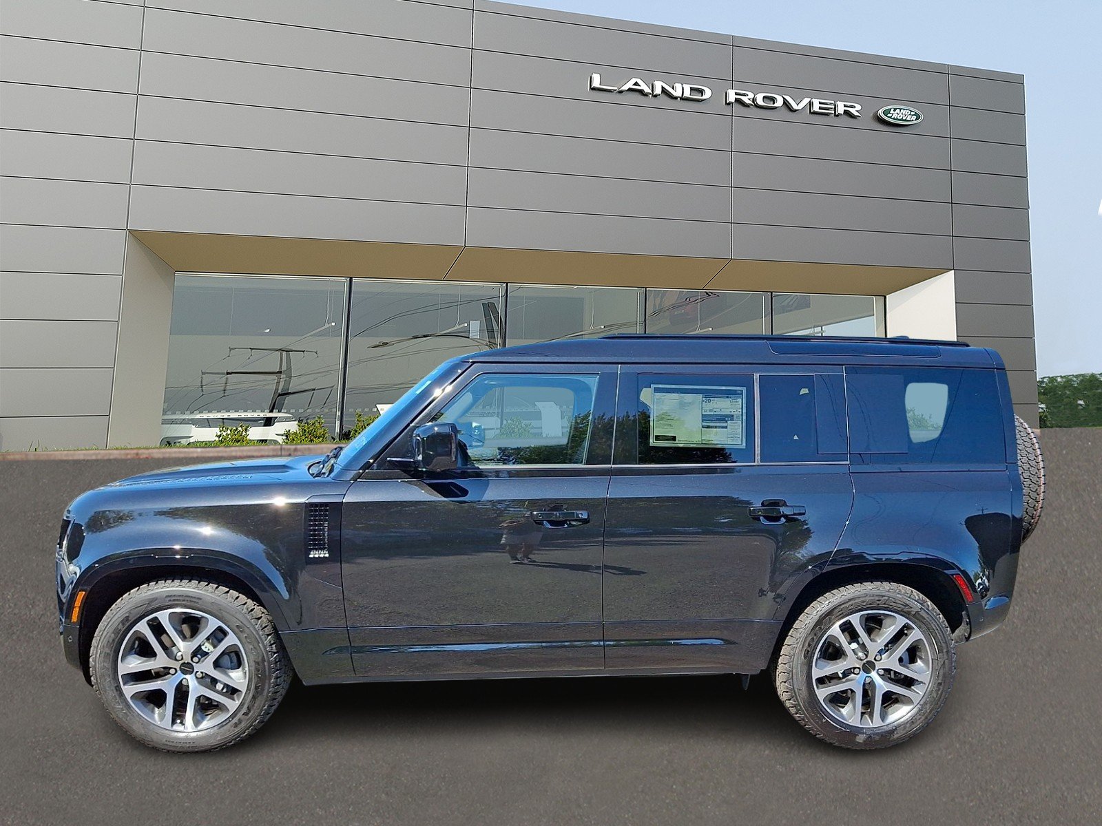 New 2026 Santorini Black Land Rover P400 X-Dynamic SE image 6