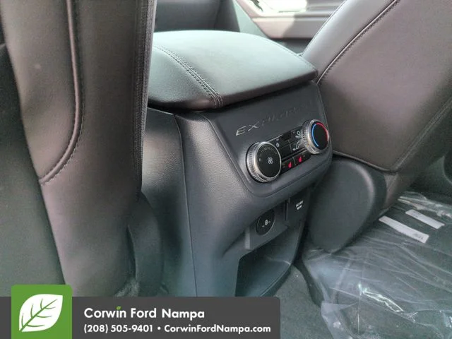 New 2026 Carbonized Gray Metallic Ford Platinum image 27