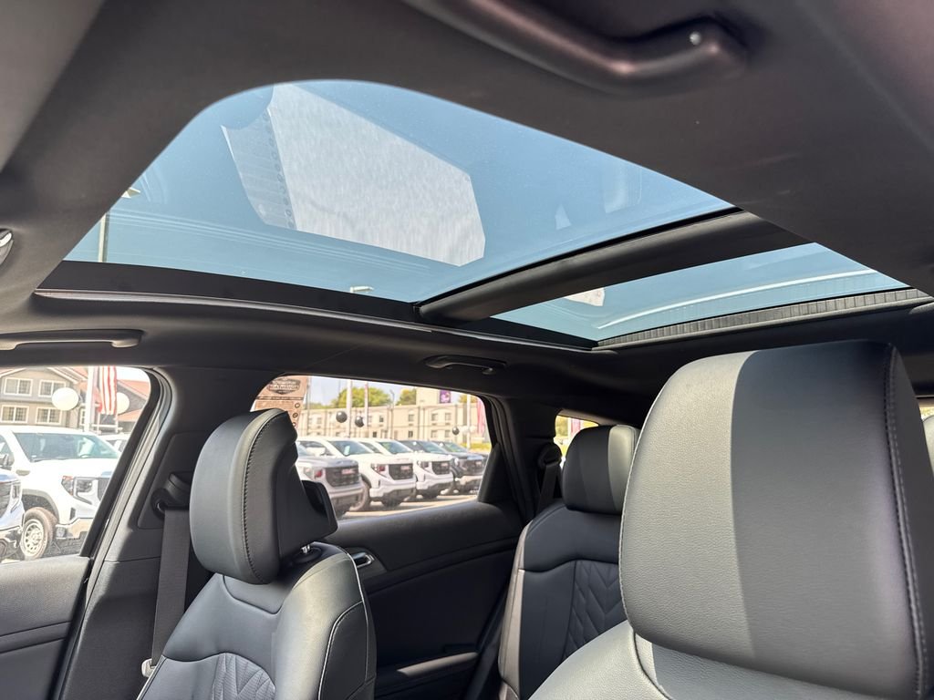 Used 2025 Black Kia X-Pro Prestige image 33