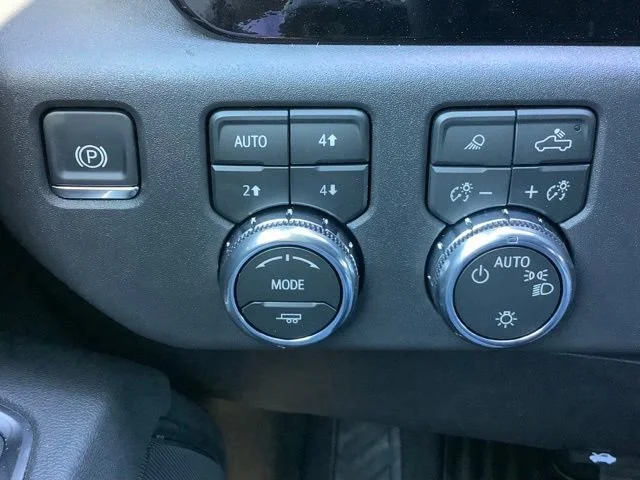 New 2026 Summit White GMC SLE image 20