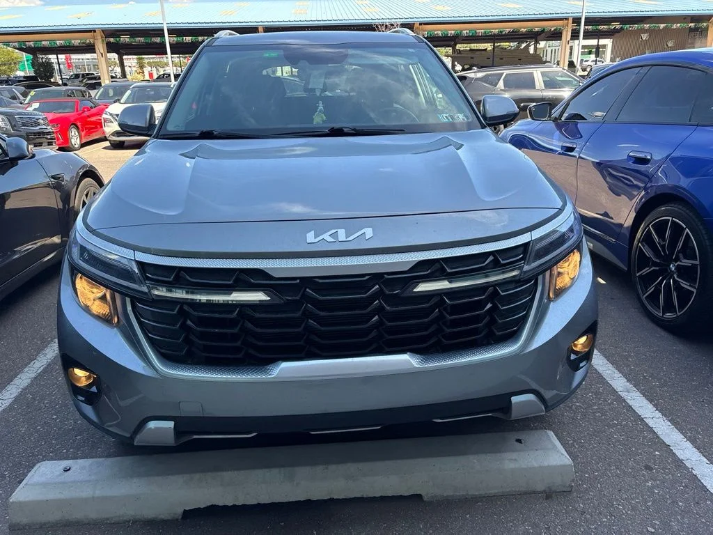 Certified Used 2024 Gray Kia EX image 4