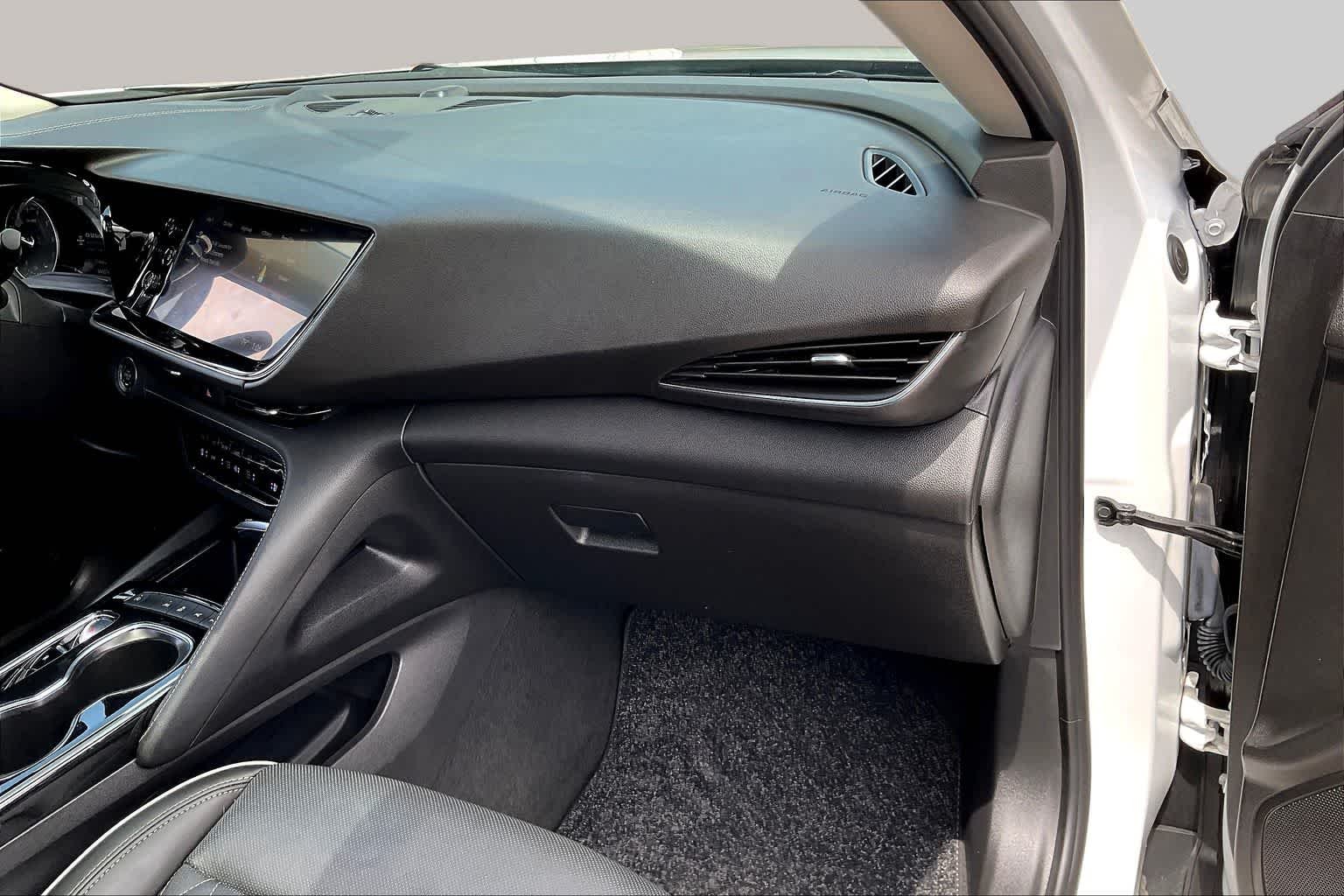 Used 2023 White Frost Tricoat Buick Avenir image 18