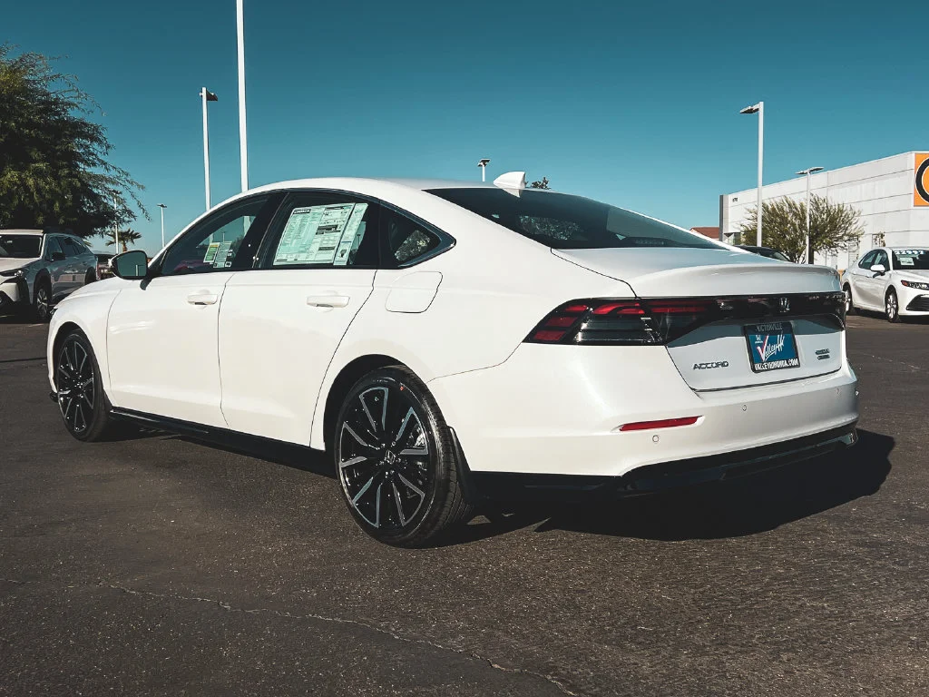 New 2026 White Honda Touring image 3