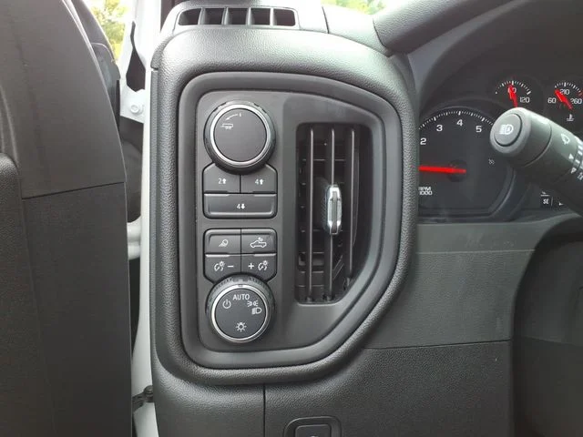 Used 2025 White Chevrolet Custom image 20