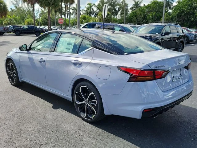 New 2026 Gray Sky Pearl / Super Black Two-tone Nissan SR image 6