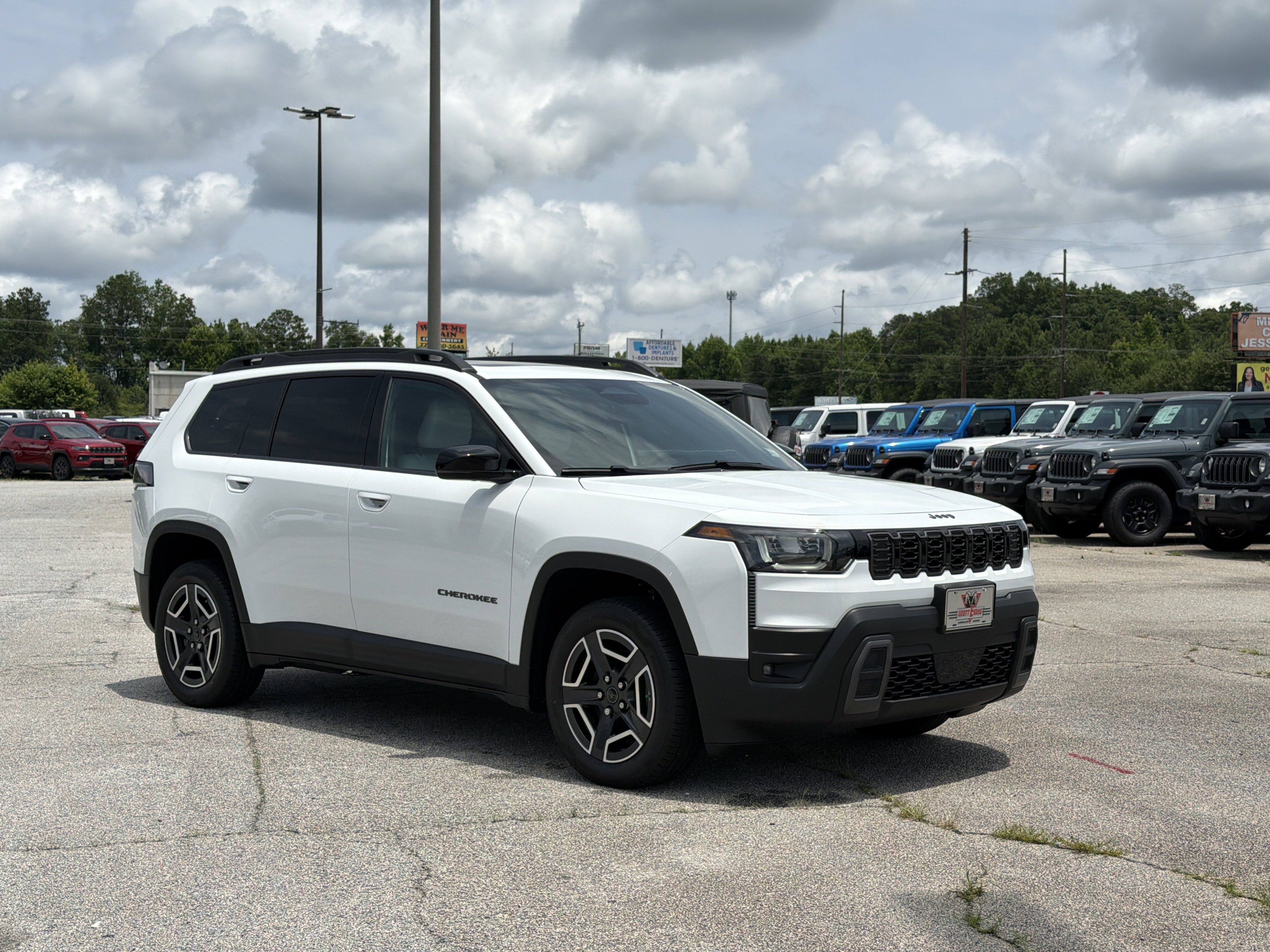 New 2026 Bright White Clear-Coat Exterior Paint Jeep Limited image 2