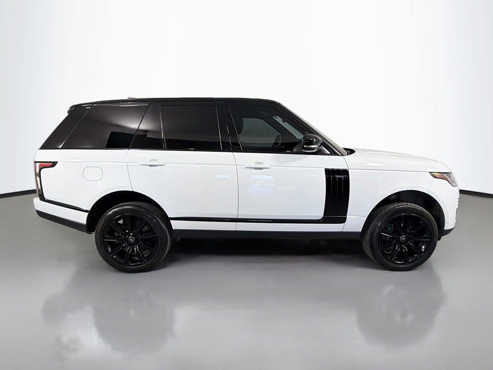 Used 2021 Fuji White Land Rover P525 V8 Westminster image 4
