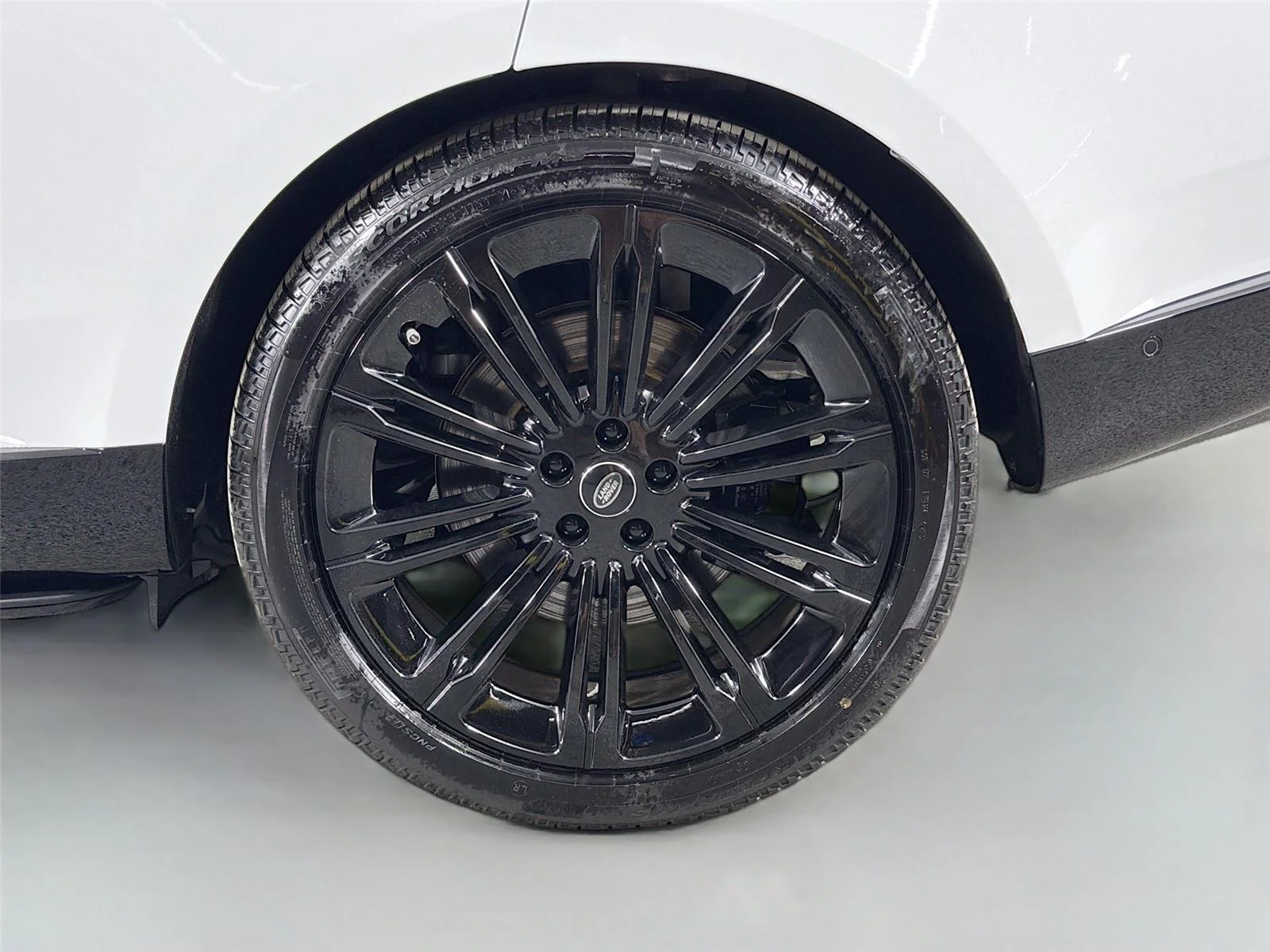 2025 Land Rover Range Rover SE - Photo 28