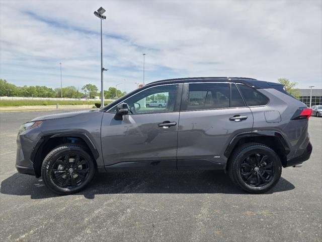 Certified Used 2022 MID BLCK/MAG GRAY Toyota  image 13