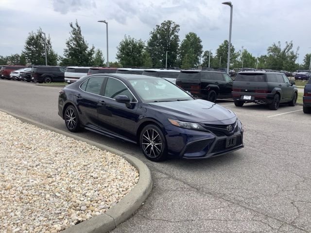 2021 Toyota Camry SE - Photo 7