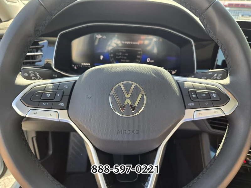 Used 2026 Opal White Pearl Volkswagen SE image 27