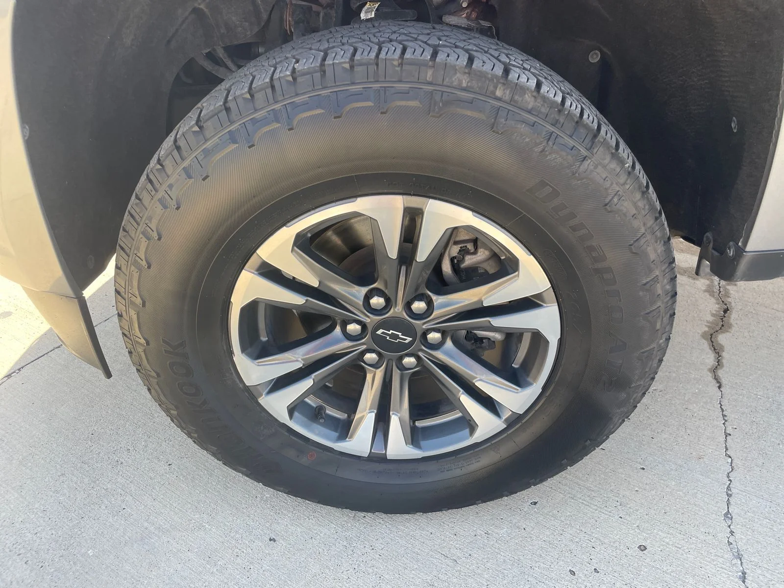Used 2021 Gray Chevrolet Z71 image 27