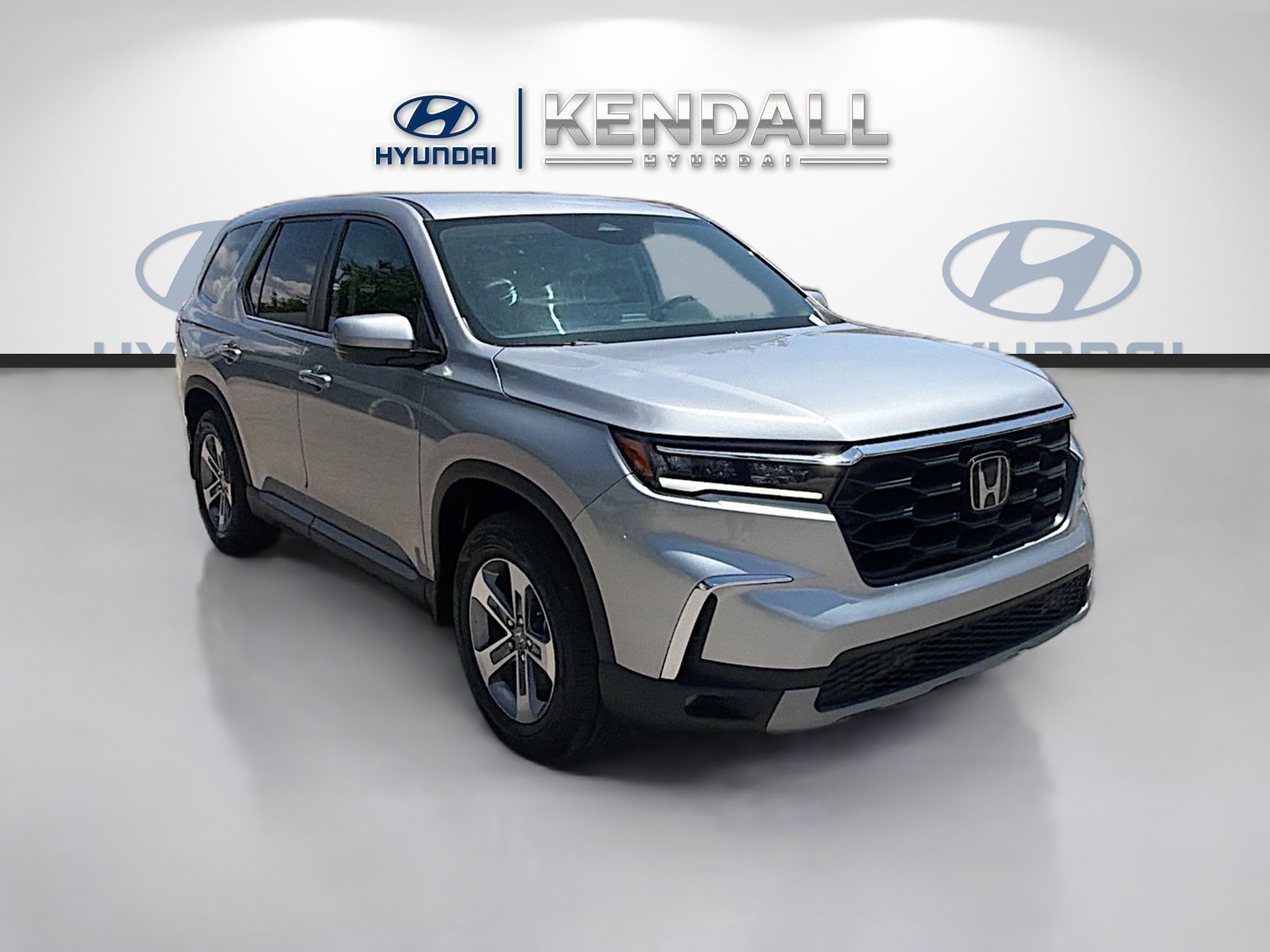 Used 2025 Lunar Silver Metallic Honda EX-L image 1
