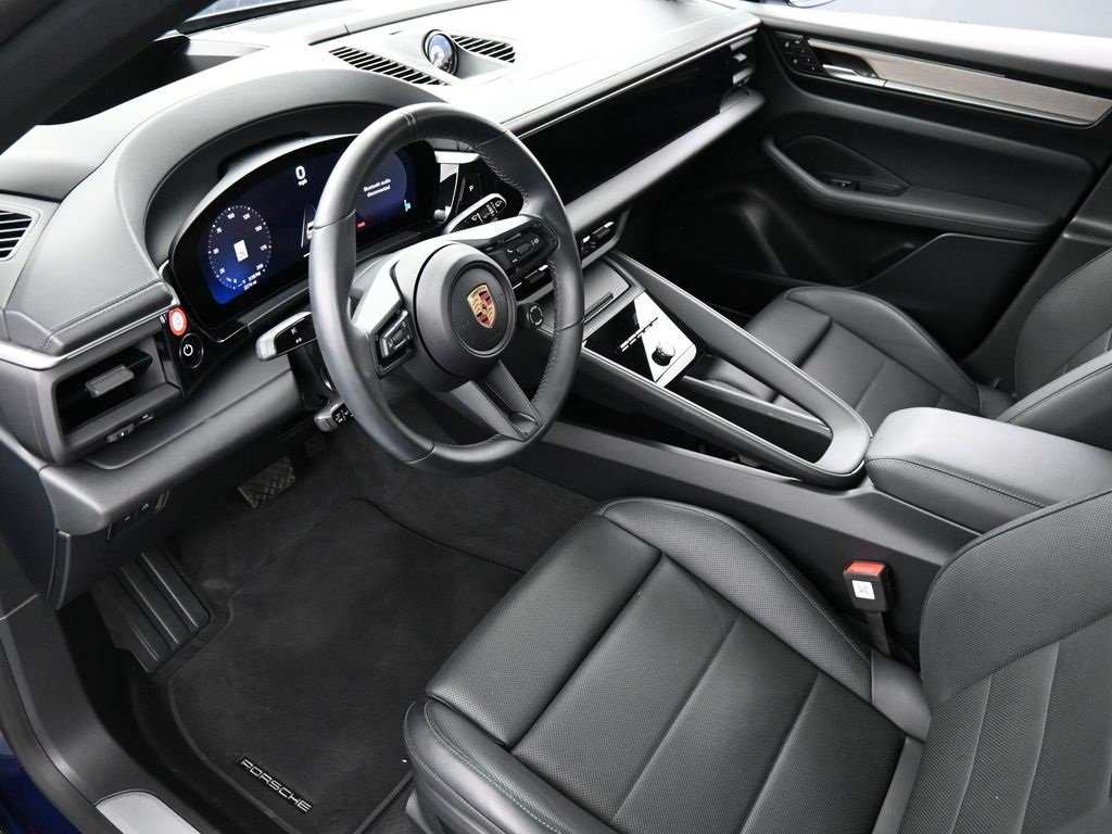 2024 Porsche Macan Electric 4 photo 3