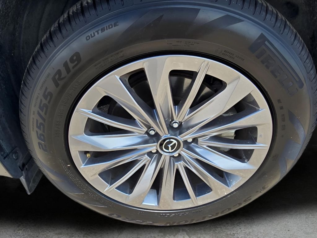 Used 2025 Machine Gray Metallic Mazda Preferred Package image 9