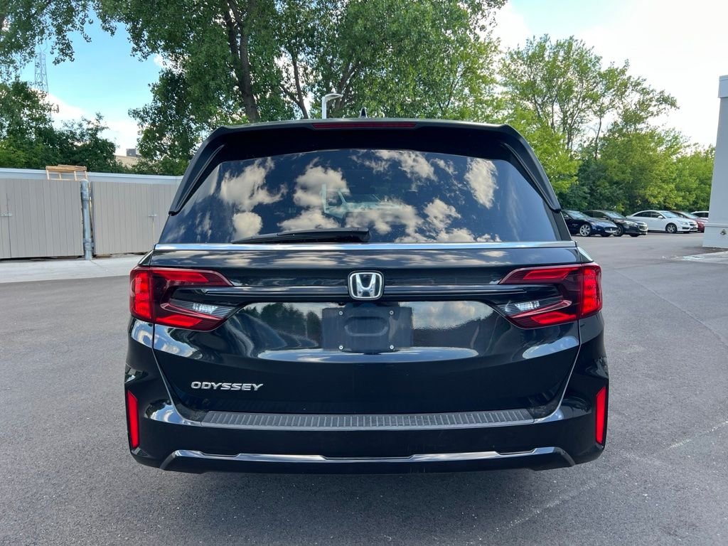 Used 2025 Crystal Black Pearl Honda EX-L image 5