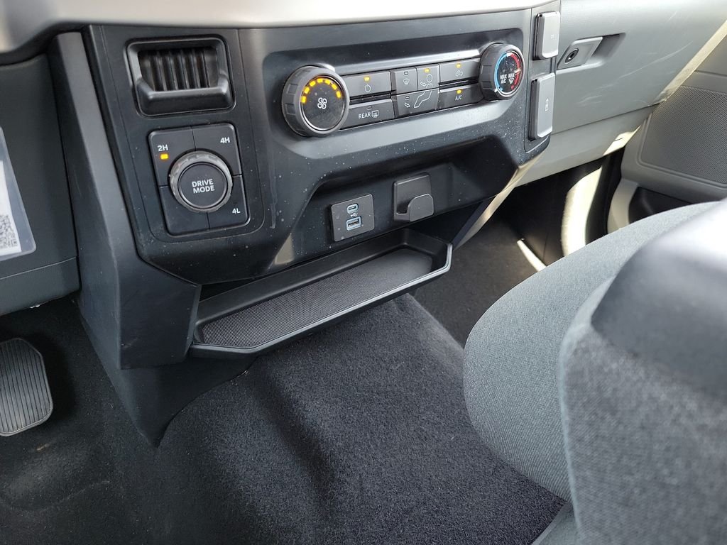 Used 2023 Silver Ford XLT image 24