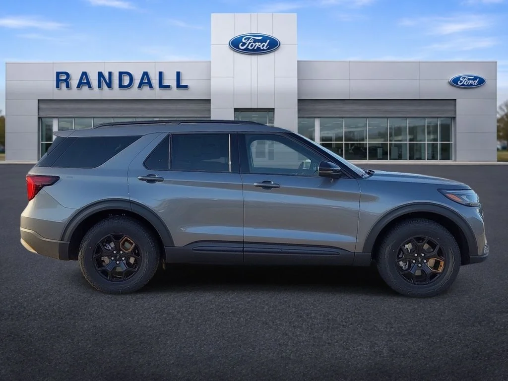 New 2026 Carbonized Gray Metallic Ford Tremor® image 6