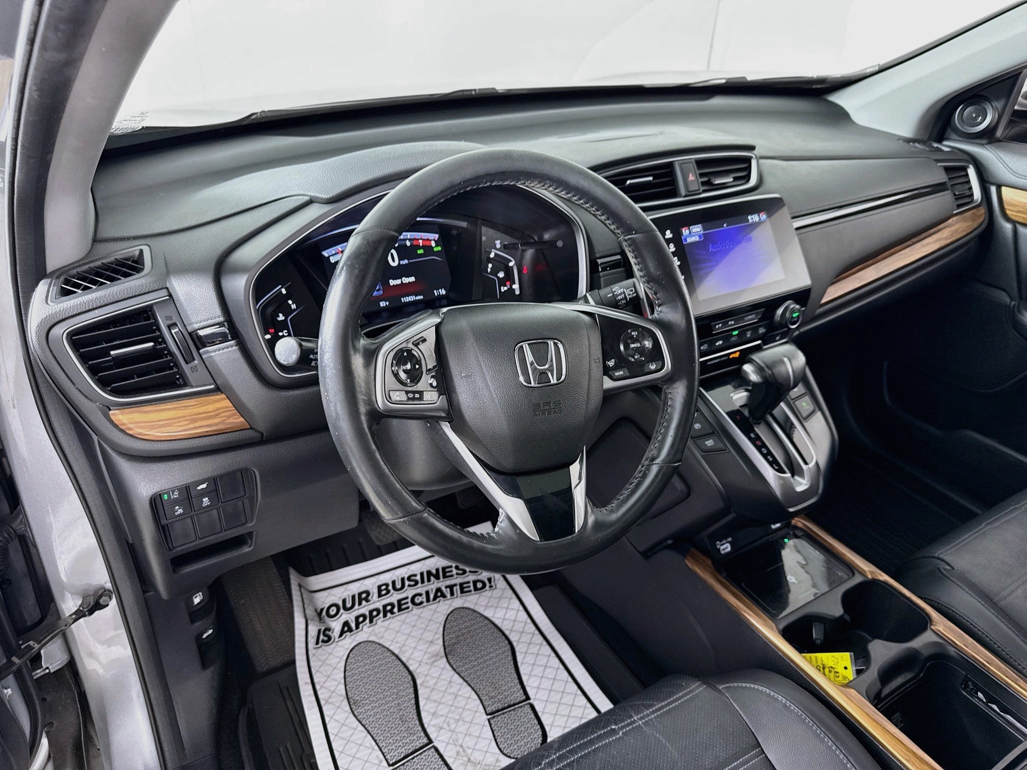 Used 2020 Lunar Silver Metallic Honda Touring image 9