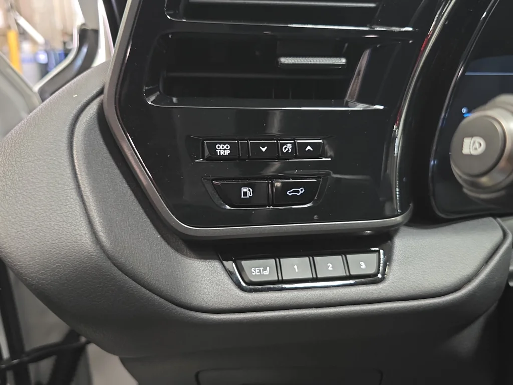 Used 2025 Beige Lexus 500h F SPORT Premium image 22