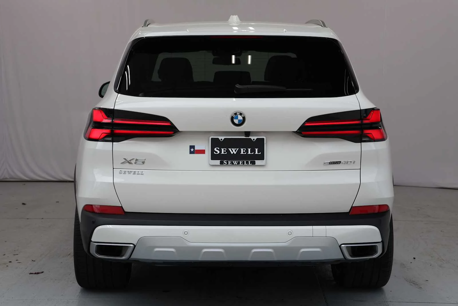 Certified Used 2026 Alpine White BMW sDrive40i image 7