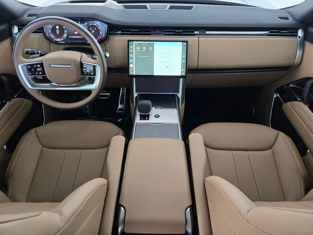 New 2026 Charente Grey Land Rover SE image 4