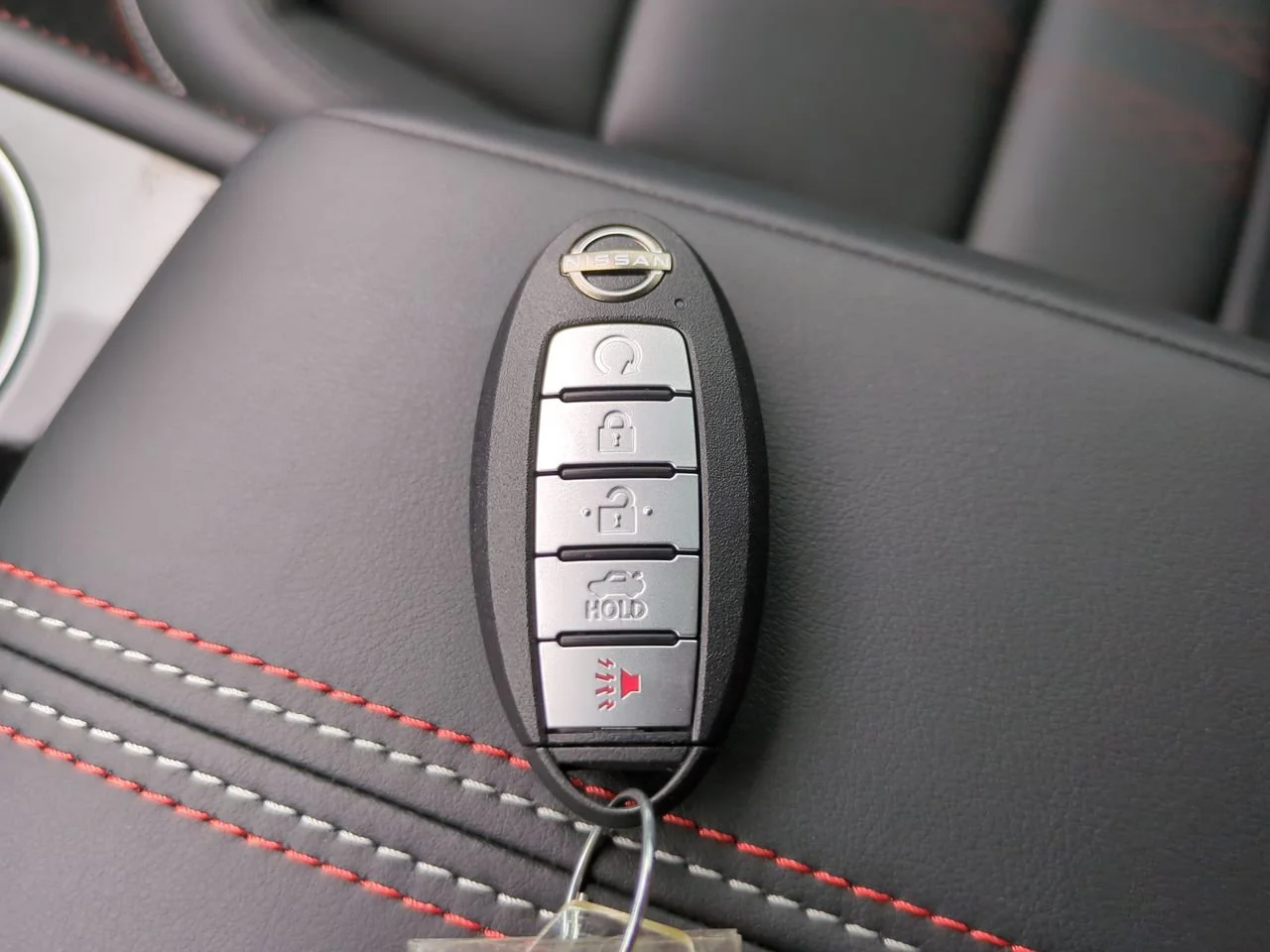 New 2025 Pearl White TriCoat Nissan SR image 31