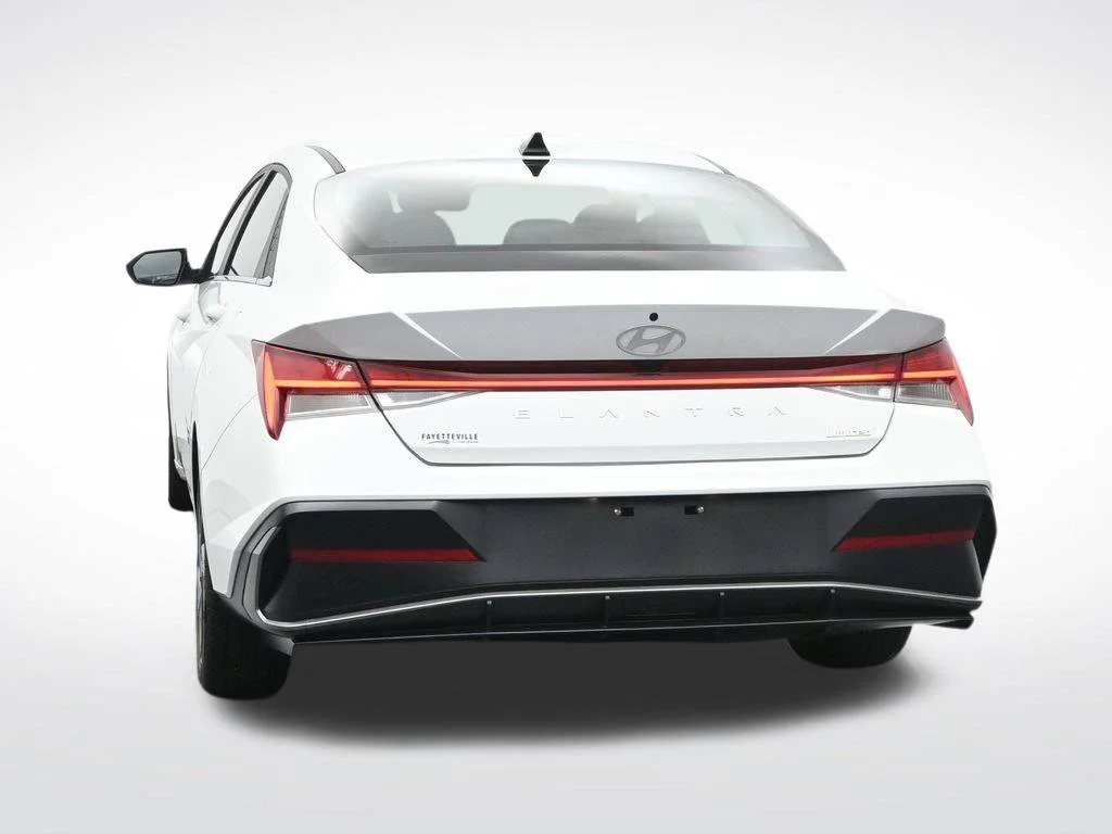 Used 2025 White Hyundai Limited image 9