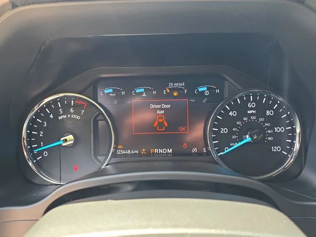 Used 2020 Silver Ford XLT image 15