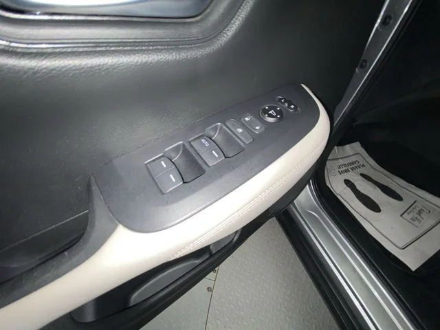Used 2023 Silver Honda LX image 13