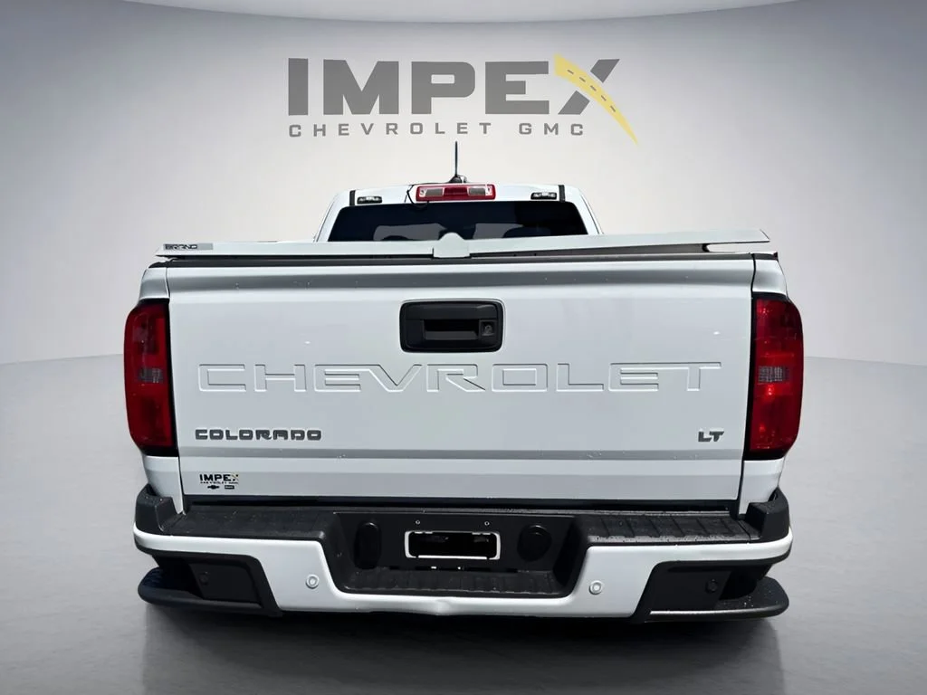Used 2022 Summit White Chevrolet LT image 4