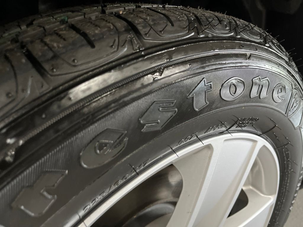 Used 2022 Crystal Metallic Jeep Latitude image 11