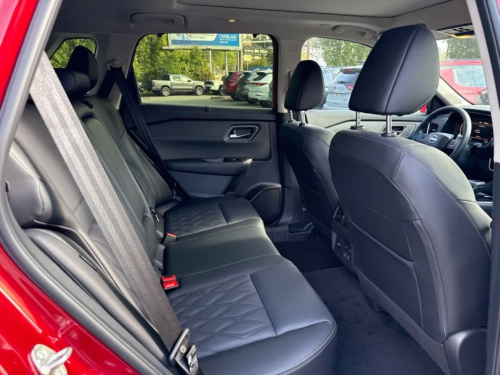 2026 Nissan Rogue Platinum - Photo 10