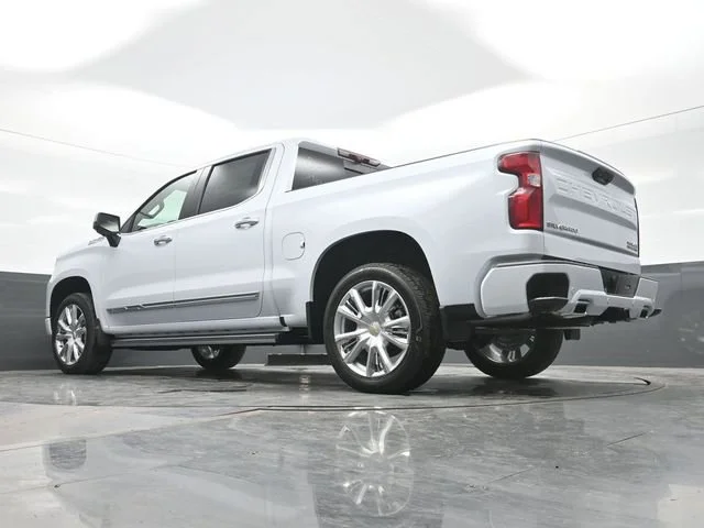 New 2026 Polar White Tricoat Chevrolet High Country image 19