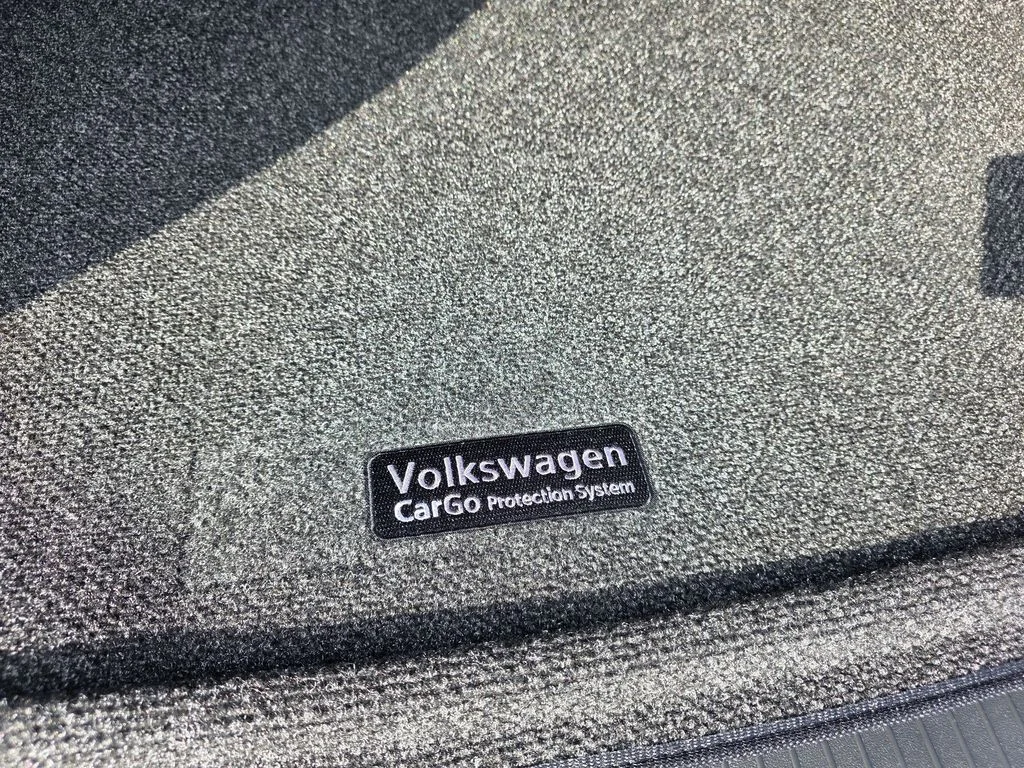 New 2026 Opal White w/Deep Black Roof Volkswagen 2.0T SE R-Line Black image 31
