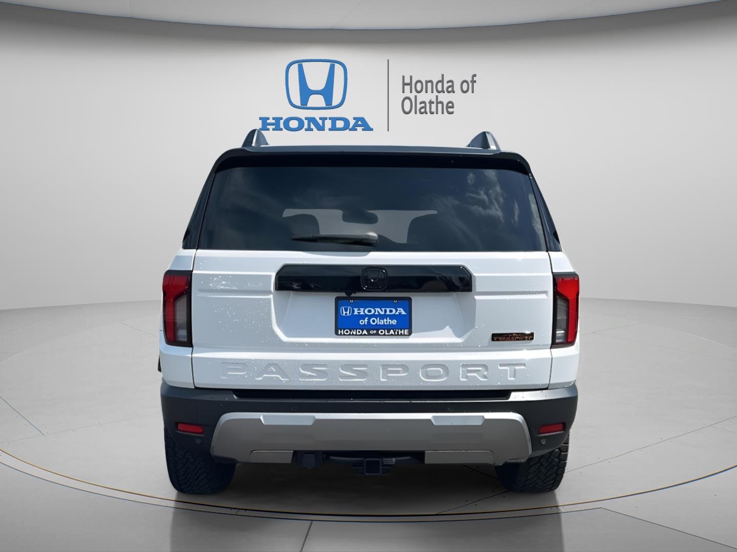 Certified Used 2026 Platinum White Pearl Honda TrailSport Blackout image 4