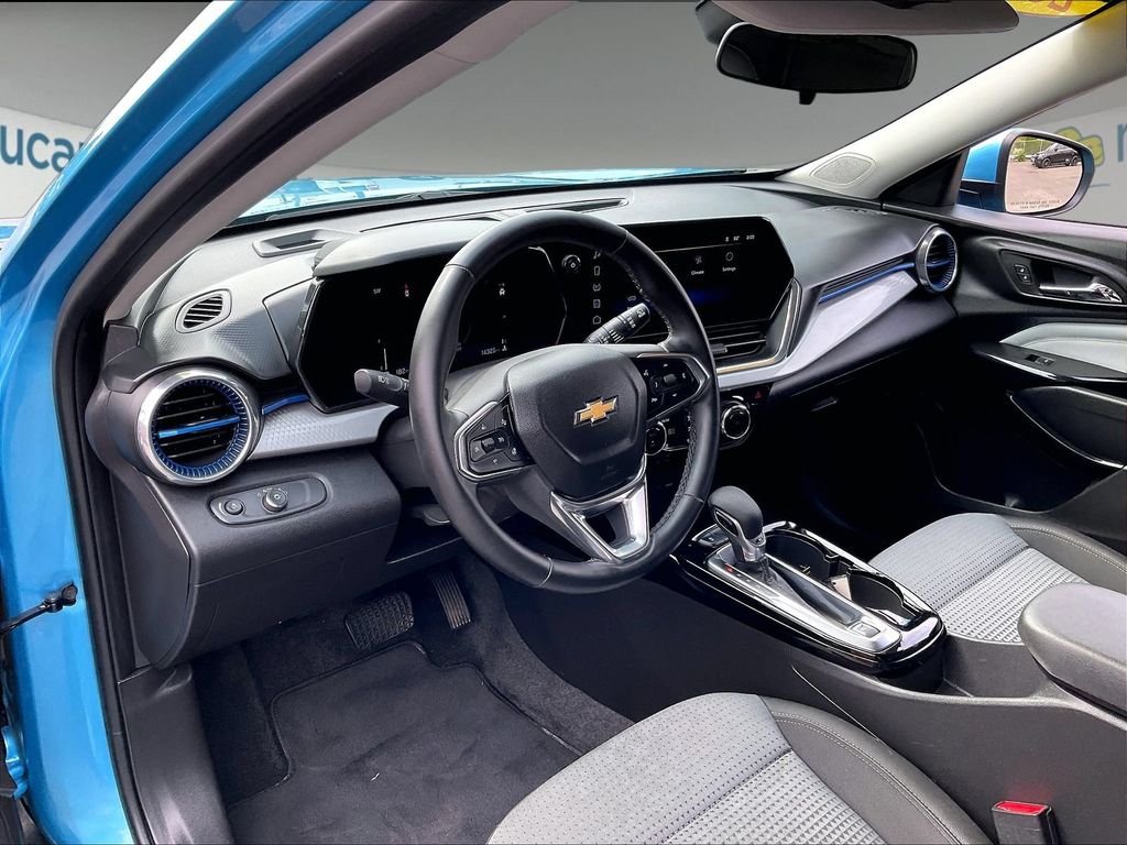 Used 2025 Blue Chevrolet LT image 8