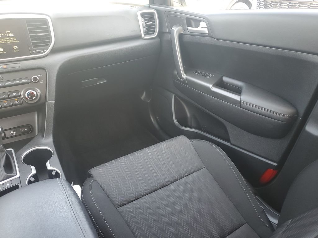 Used 2022 Snow White Pearl Kia LX image 19