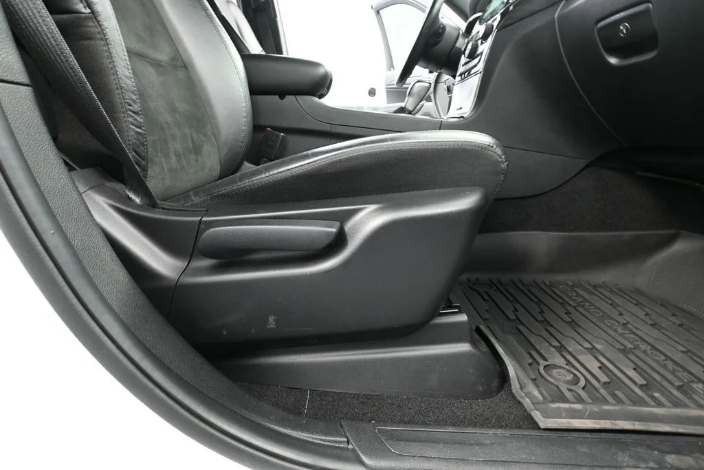 Used 2021 White Jeep Laredo X image 48