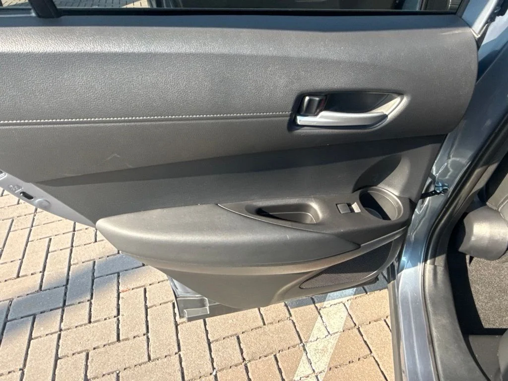 Used 2025  Toyota Hybrid XSE image 22