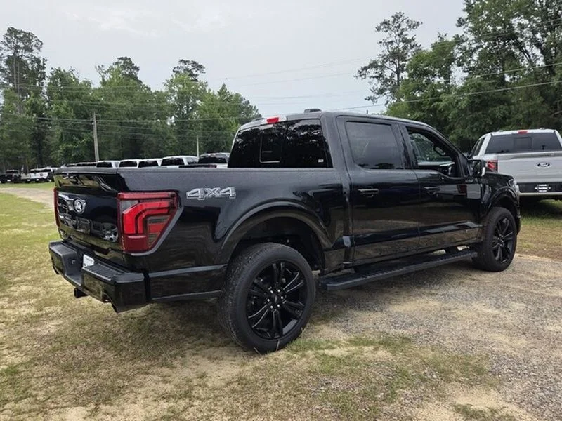 Used 2024 Agate Black Metallic Ford LARIAT image 11