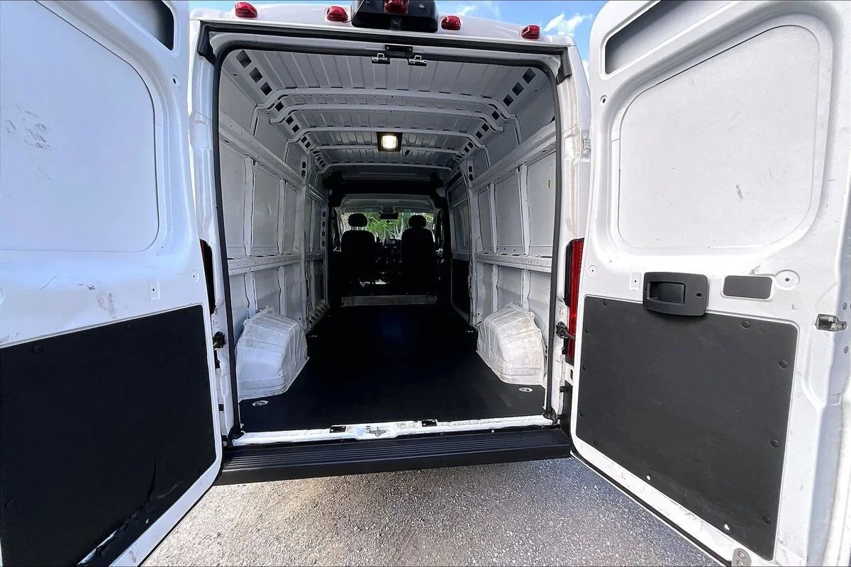 Used 2024  Ram Cargo Van Tradesman High Roof 159" WB w/Pass image 7