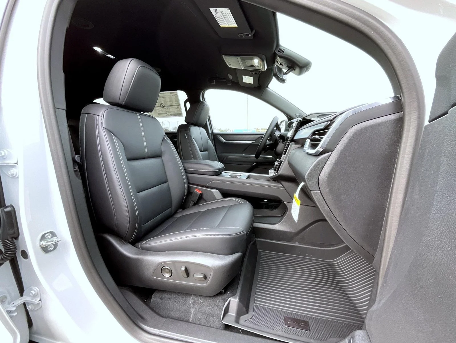 New 2026 Summit White GMC Elevation image 15
