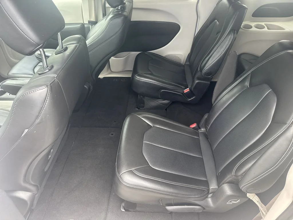 2023 Chrysler Pacifica Touring L - Photo 20