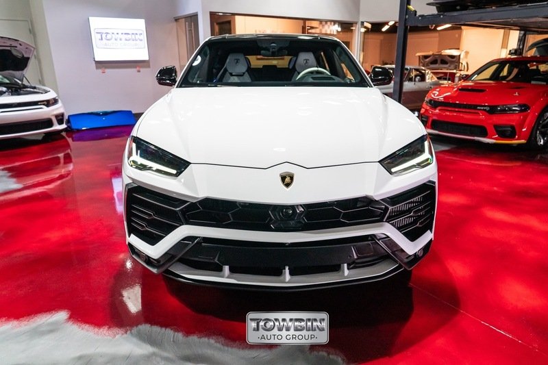 Used 2019  Lamborghini Base image 13