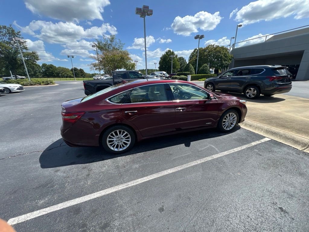 Used 2018  Toyota Limited image 7