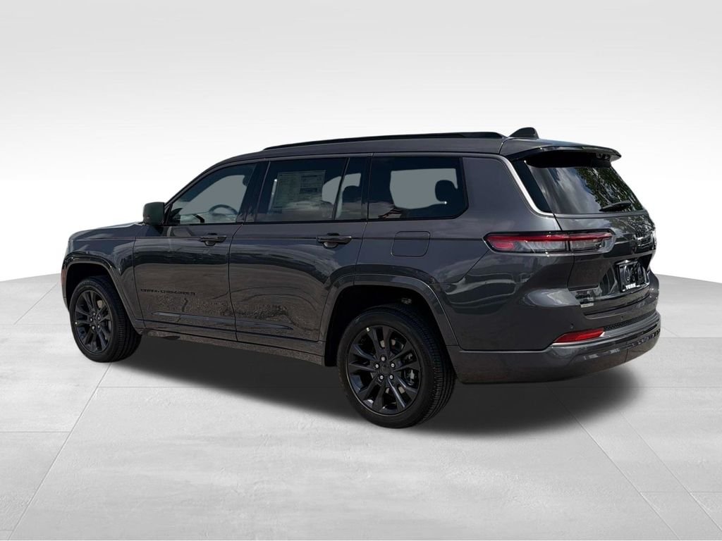 New 2026 Baltic Gray Metallic Clear-Coat Exterior Paint Jeep Limited Reserve image 7