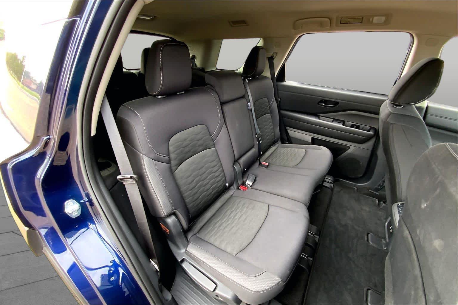 Used 2025 Deep Ocean Blue Pearl Nissan SV image 20